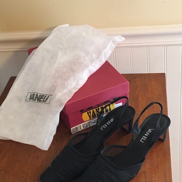 Vaneli Black Women’s 7 1/2 N - Picture 9 of 10